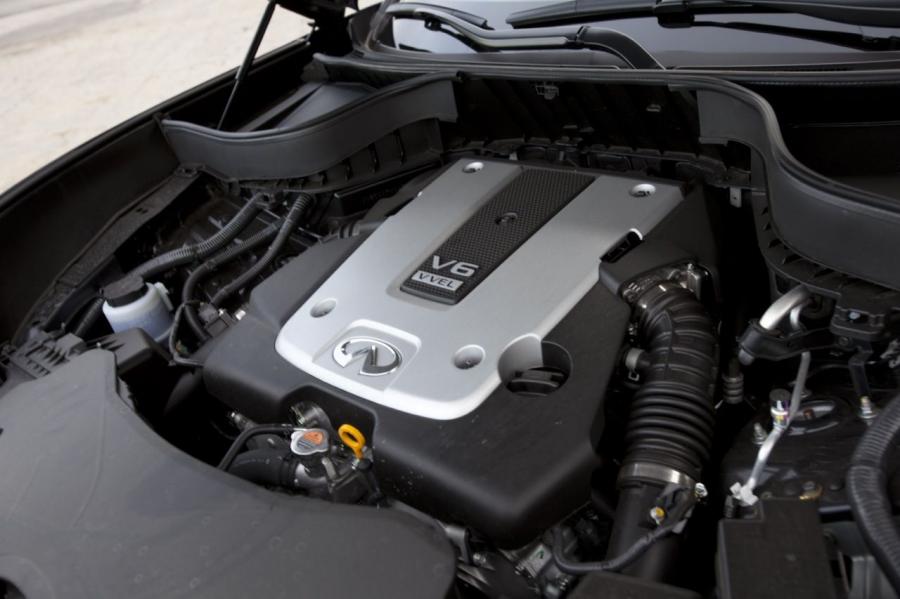 Infiniti FX37 2013 года  (фото 22 из 28)